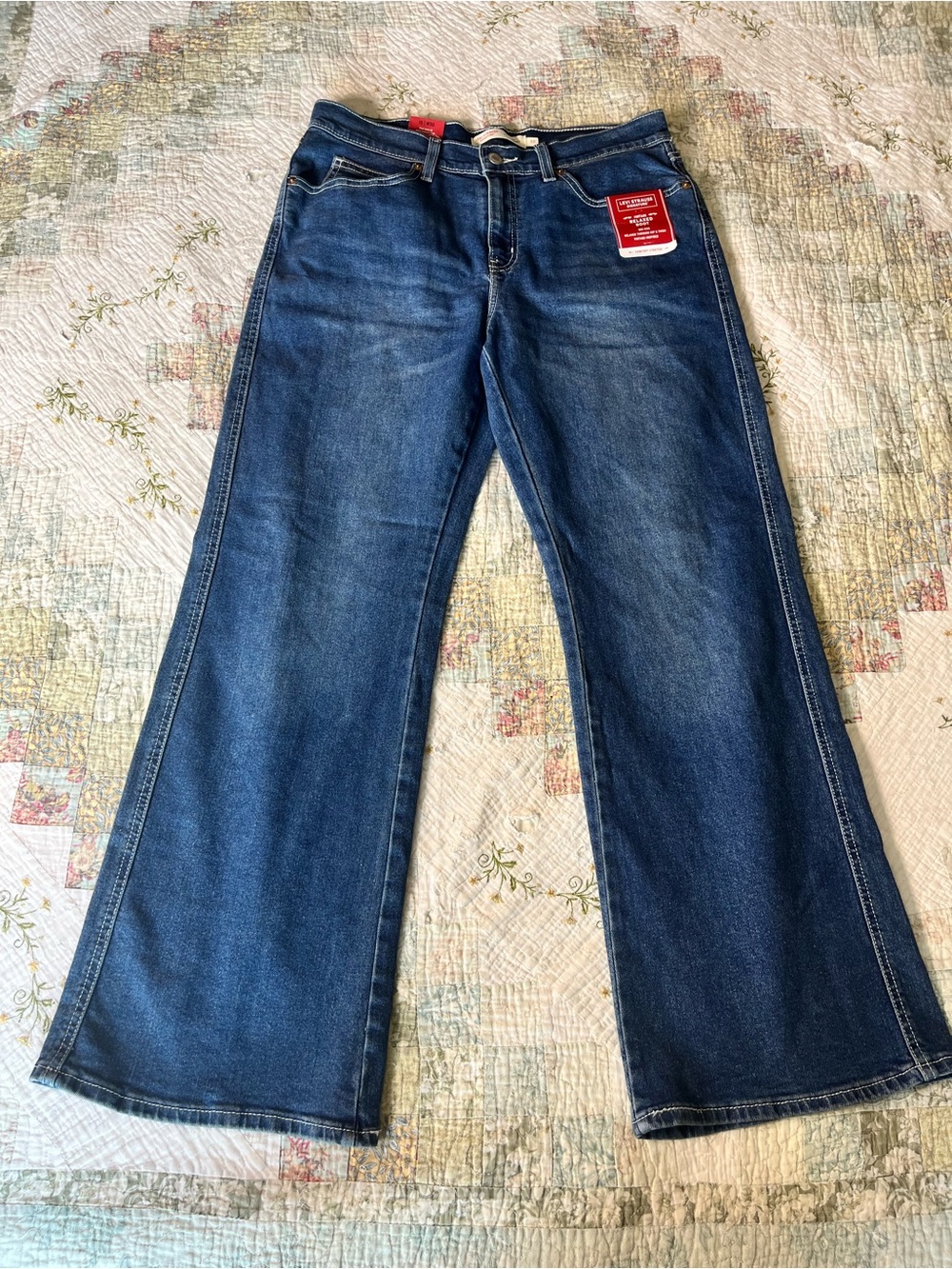 Levi's Relaxed Boot Cut Jeans-Size 10 NWT